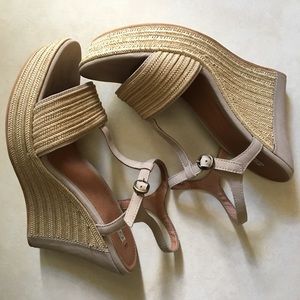 UGG Fitchie Wedge Espredilles